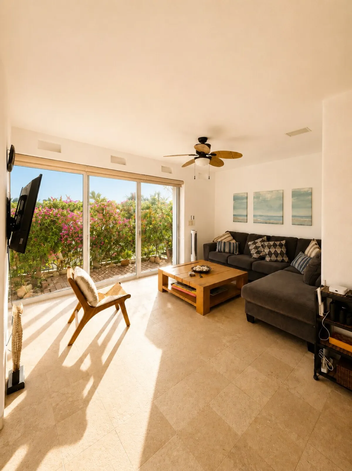 Living room opening onto the terrace